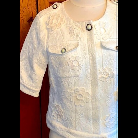 NWT⭐️Dressy Floral (Daisy) Design JACKET Cream Short Sleeve by DARLING🌼 - Picture 2 of 15